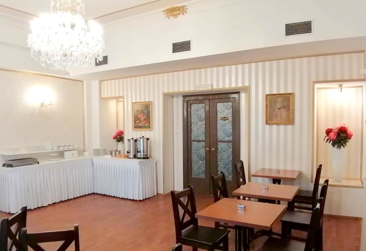 Hotel Dejmalik Litoměřice Exteriör bild